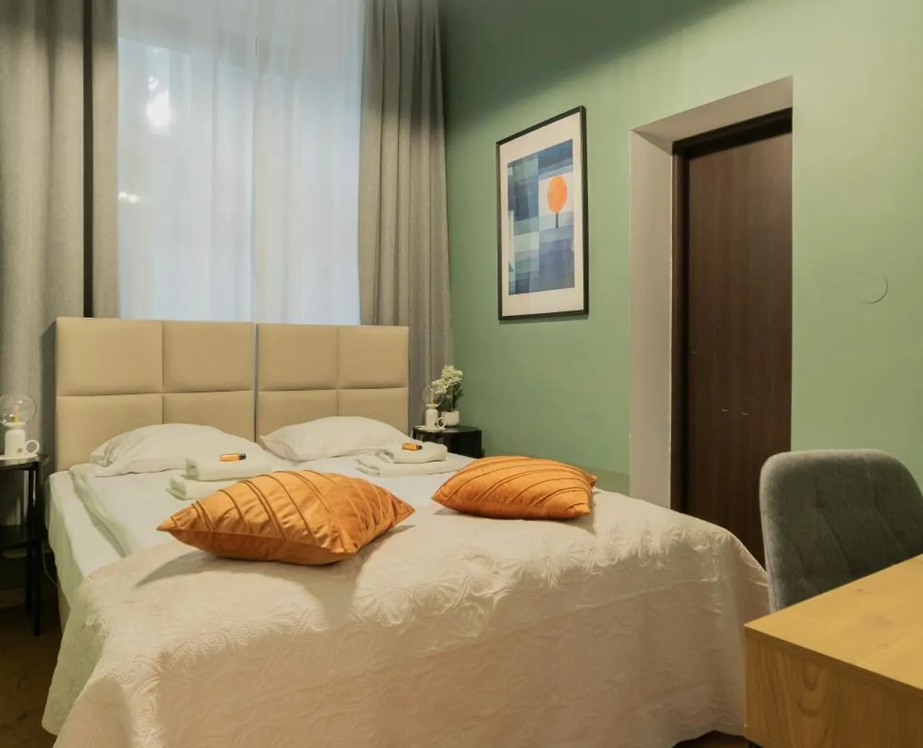 Apartments Studencka Street, Next To Planty Park Krakau Polen